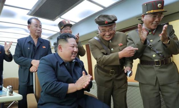 زعيم كوريا الشمالية كيم جونج أون في صورة غير مؤرخة نشرت يوم الجمعة. صورة من وكالة الأنباء المركزية بكوريا الشمالية محظور إعادة بيعها في كوريا الجنوبية.